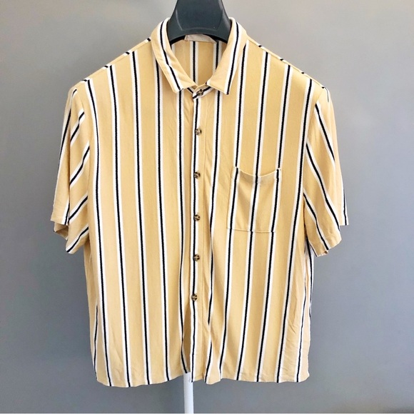 Double Zero Pastel Yellow Stripes Short Sleeves Button Down Shirt Blouse. Medium - Picture 4 of 12